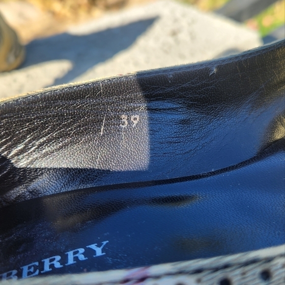 Authentic Vintage‎ Classic Check Burberry Heels - Picture 10 of 14